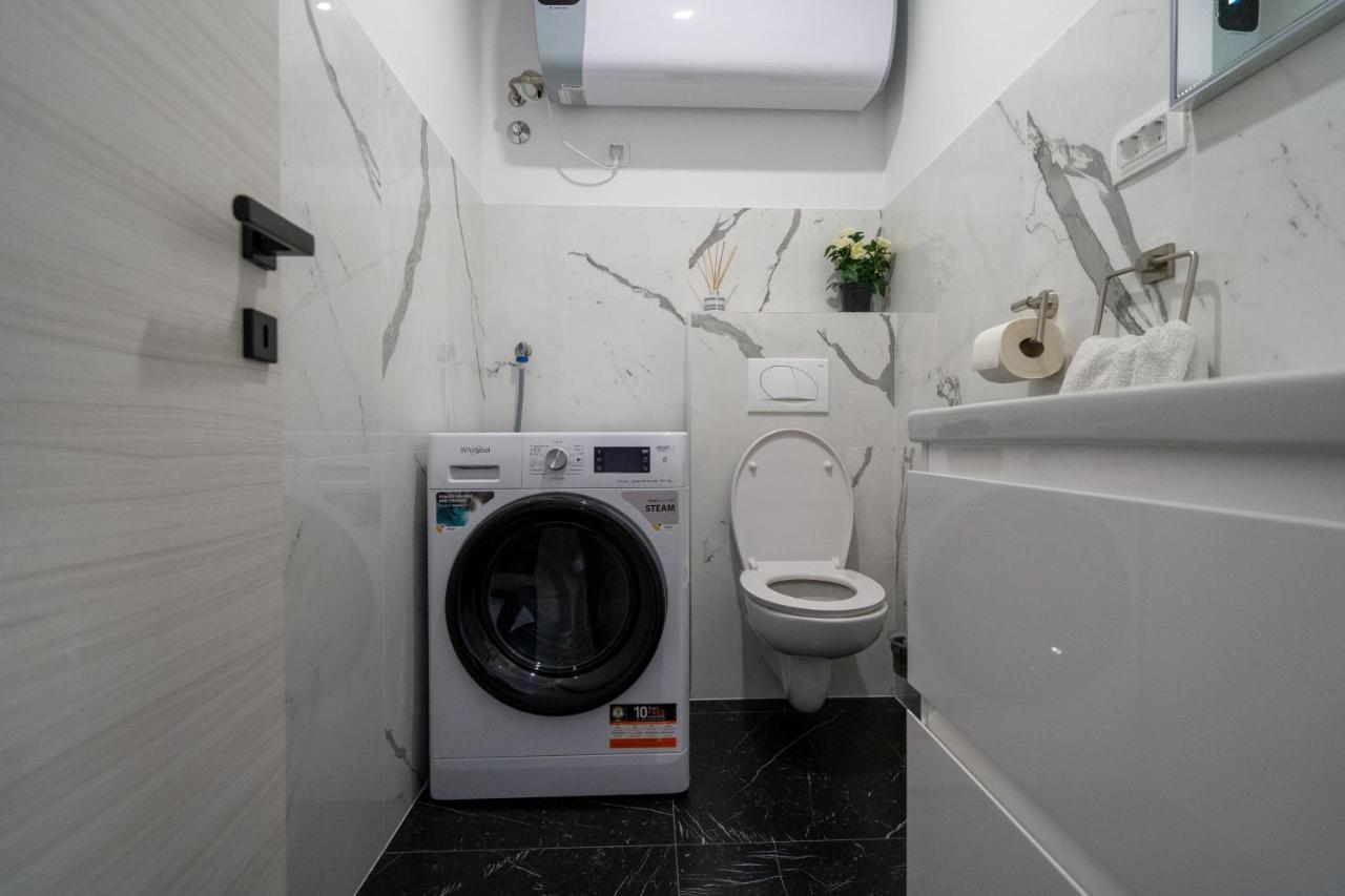 Del Alma Apartment Split